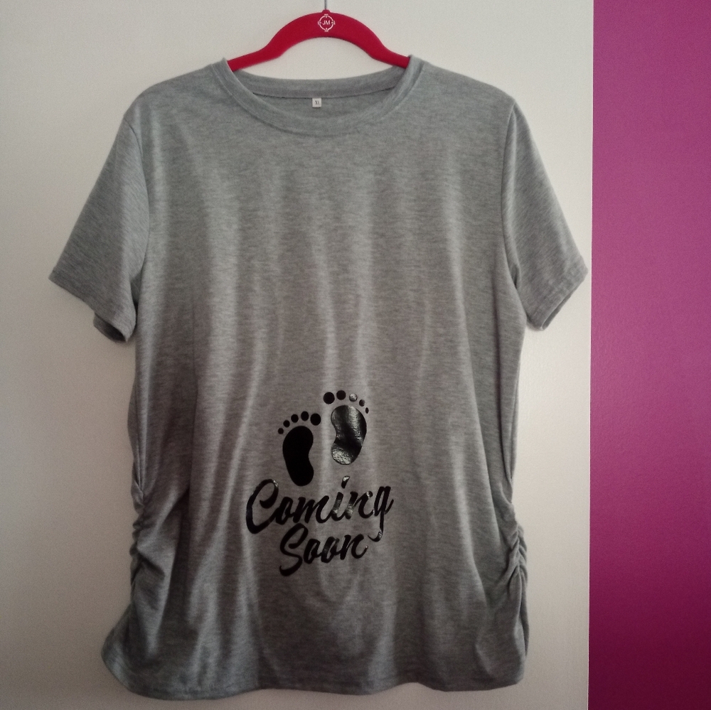 XL maternity tee
